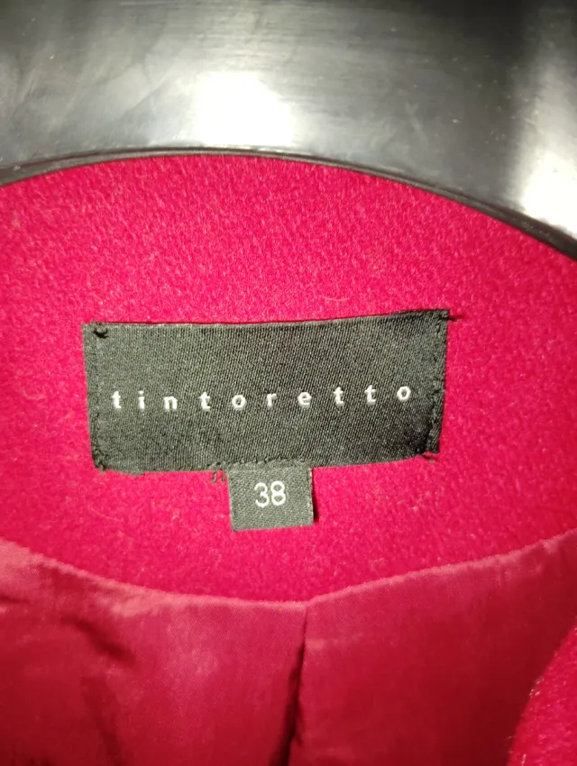 Abrigo rojo tintoreto