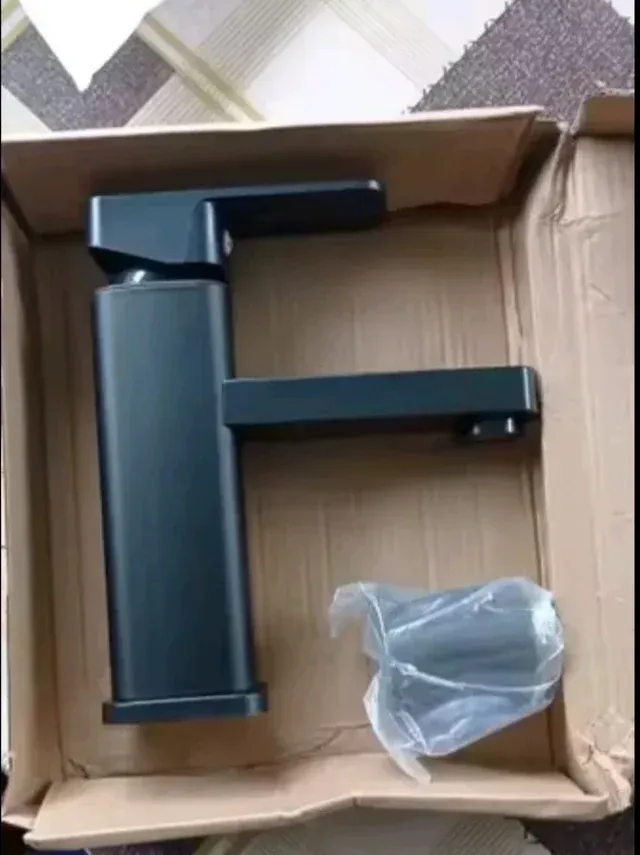 Grifo Negro Rethme para Lavabo - Nuevo