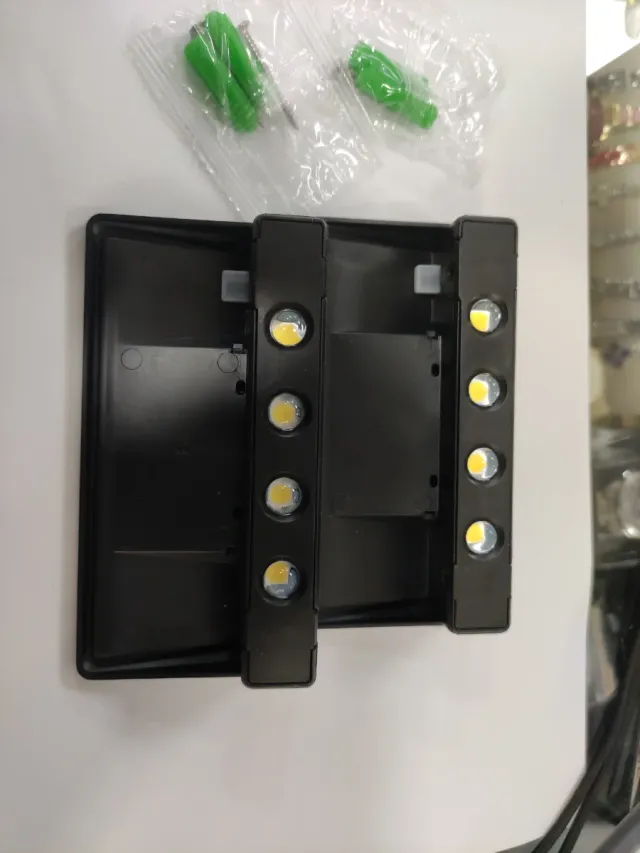 lámpara solar para valla