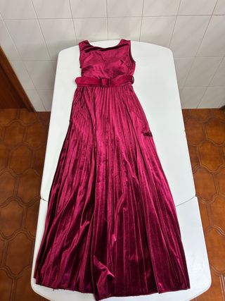 Vestido largo de terciopelo rojo