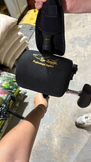 Carrete Shimano Tiagra 30lbs + Caña Colmic