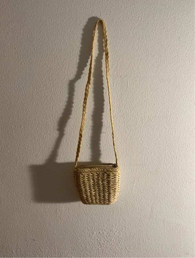 Bolsito de paja tejido
