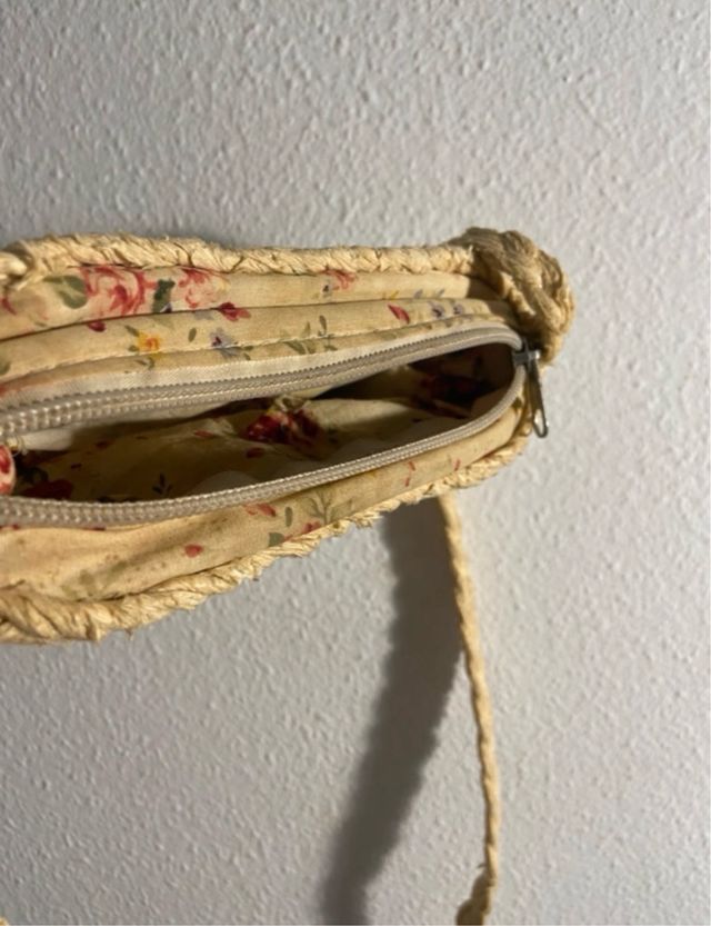 Bolsito de paja tejido