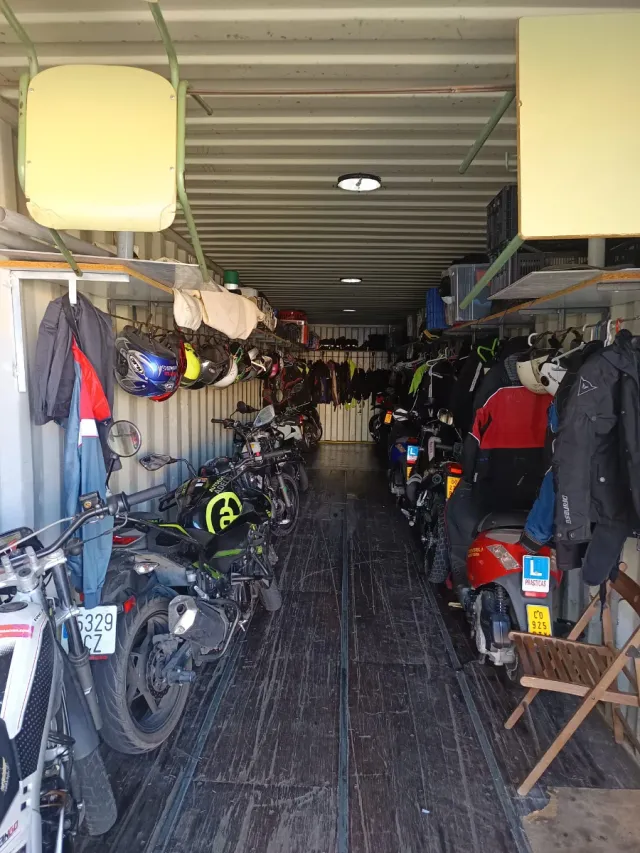 Contenedor marítimo 40 pies (12m)