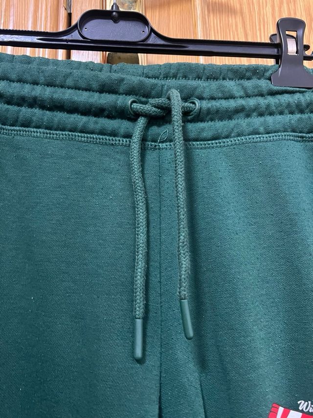 Pantalón chándal Disney Winnie the Pooh verde