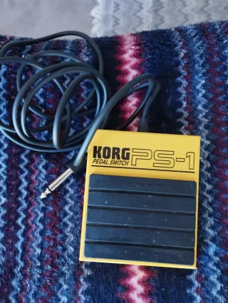 Caja de ritmos KORG KR mini , con pedal