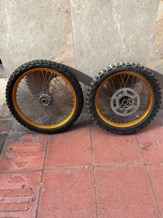 Llantas Enduro con Neumáticos de RIEJU mrx