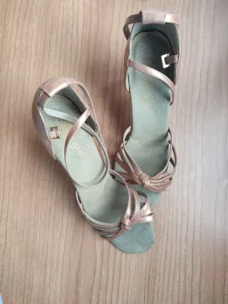 Sandalias de baile Capezio bronce