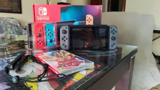 Nintendo Switch + 2 Joy-Con e Pokémon Scudo