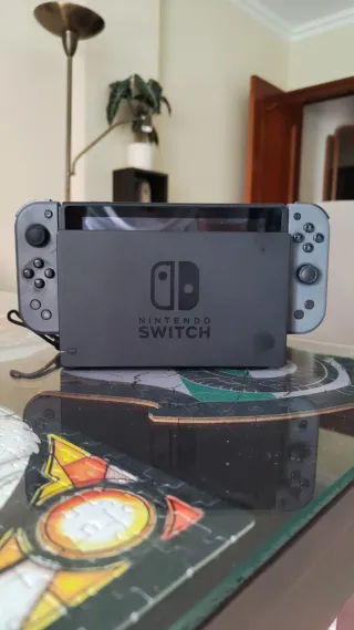 Nintendo Switch + 2 Joy-Con e Pokémon Scudo