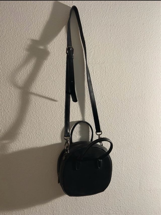 Bolso redondo negro