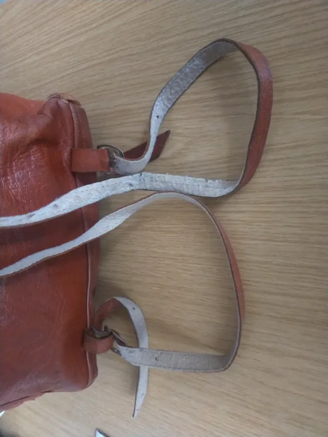 Mochila de cuero marrón