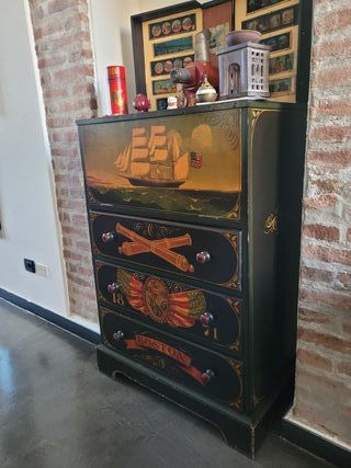 Cassettiera antica dipinta a mano