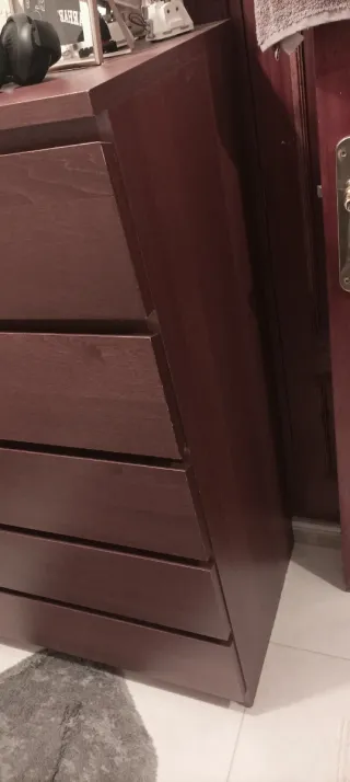 Cómoda grande de madera oscura(se escuchan ofertas