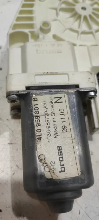 892 MOTOR ELEVALUNAS TRASERO IZQUIERDO LAND ROVER