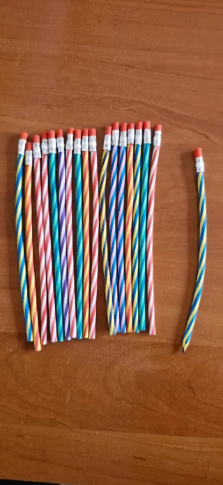 Lápices de colores rayados (16 unidades)