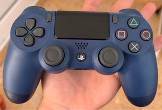 Consola PS4 + 2 Mandos + Juego NBA 2K19 y FIFA 16