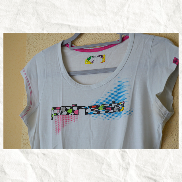 Camiseta Polinesia | Blanca, azul y rosa