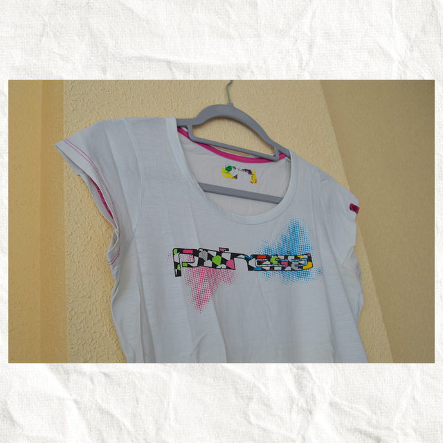 Camiseta Polinesia | Blanca, azul y rosa