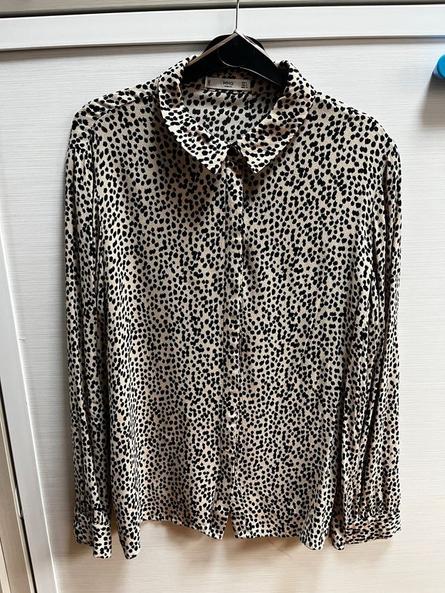 Camisa estampada de “Mango”