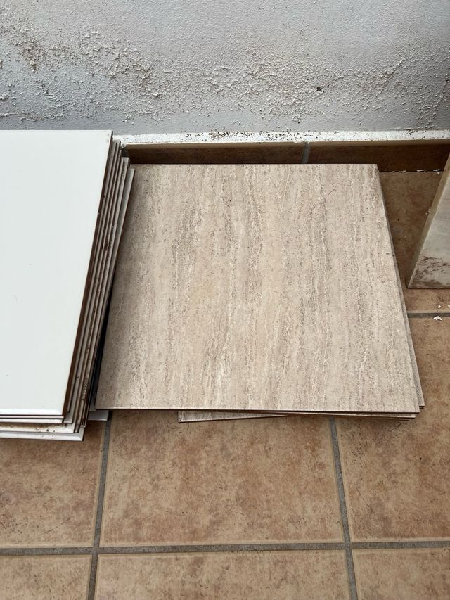 Azulejos y pavimentos variados