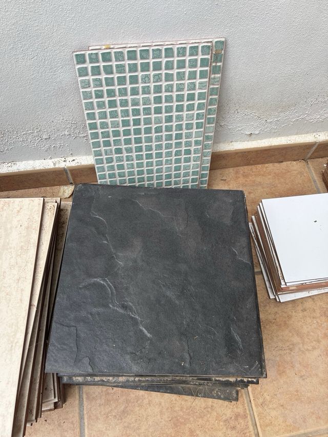 Azulejos y pavimentos variados