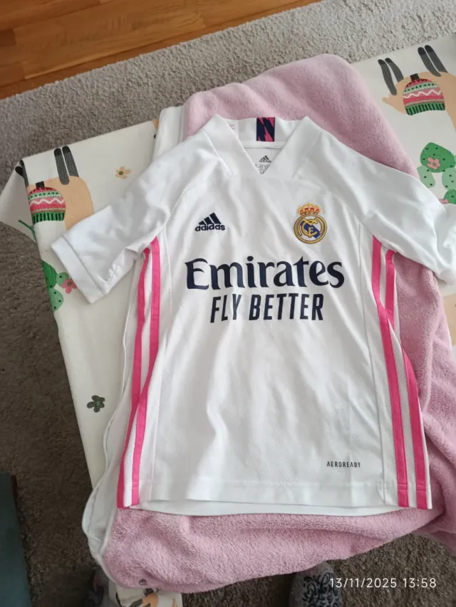 Camiseta Real Madrid Adidas Talla 7-8 años 20/21