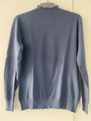 Jersey azul cuello alto