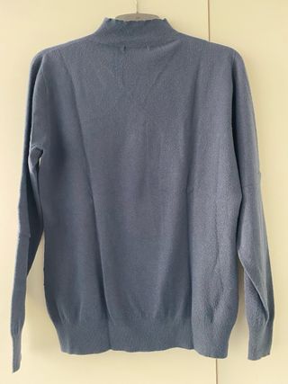 Jersey azul cuello alto