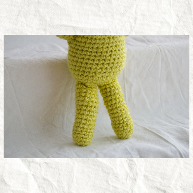 Smiski de Lana Verde | Hecho a Mano | Adorno Único