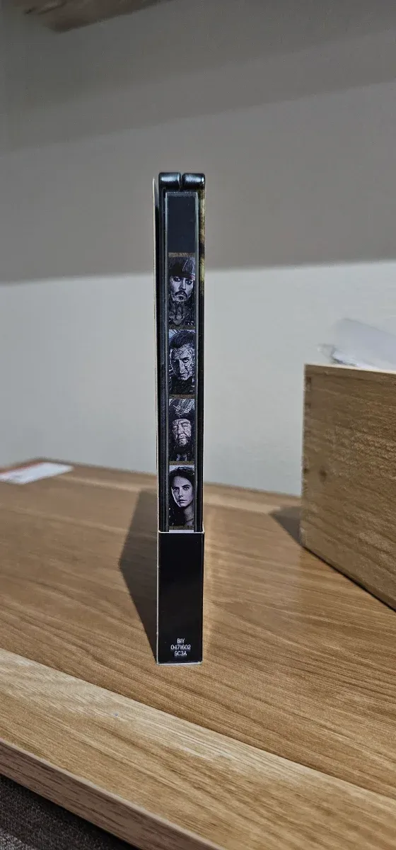 Pirati dei Caraibi - La Vendetta di Salazar Steelb