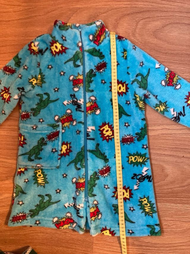 Bata infantil dinosaurios y cómics