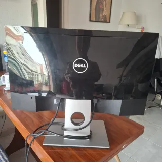 Pantalla Dell Negra y Plateada Modelo Dell P2419H