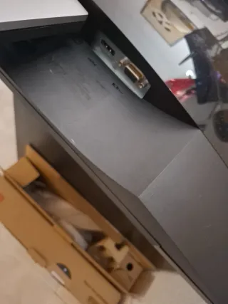 Pantalla Dell Negra y Plateada Modelo Dell P2419H