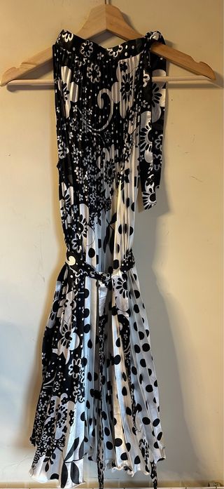 Vestido nuevo atado al cuello y con cinturón T.M