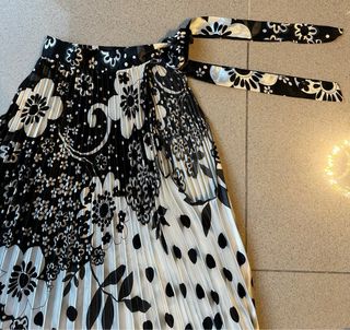 Vestido nuevo atado al cuello y con cinturón T.M