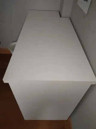 Mesa de escritorio para pilar