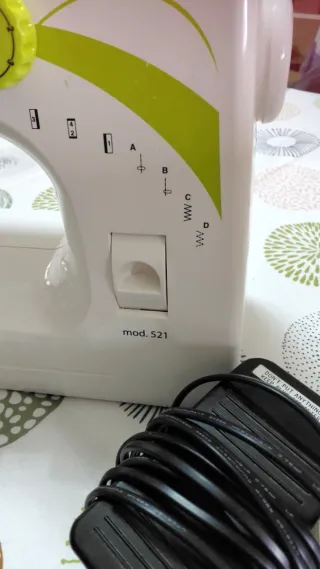 Máquina de coser Alfa Inizia mod. 521