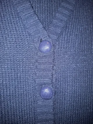 Chaqueta de lana azul con detalles rojos (talla S)