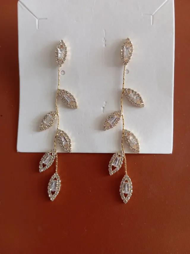 Pendientes dorados con baño de oro