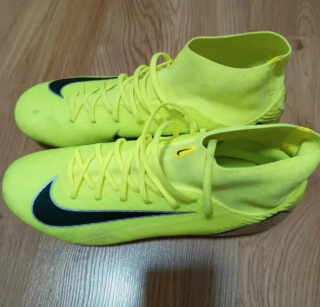 Botas de fútbol Nike Talla 40