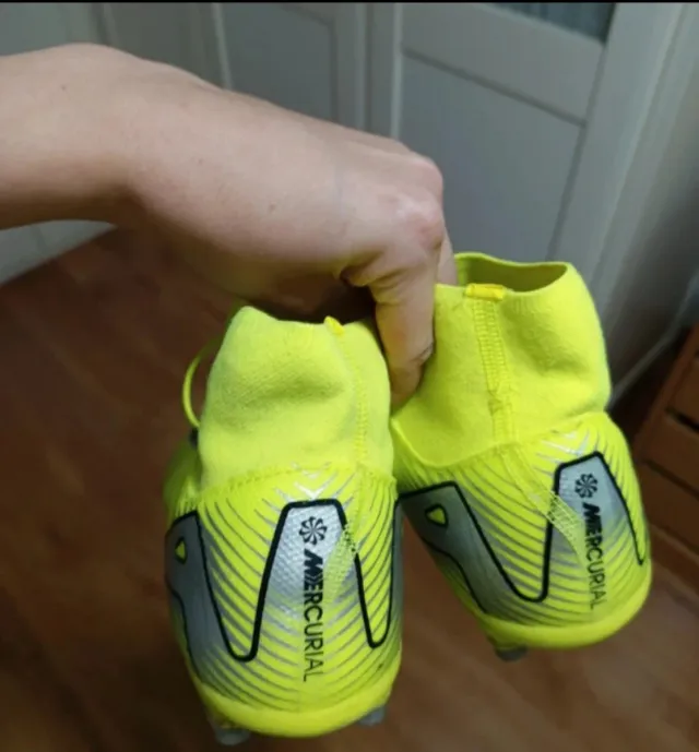 Botas de fútbol Nike Talla 40