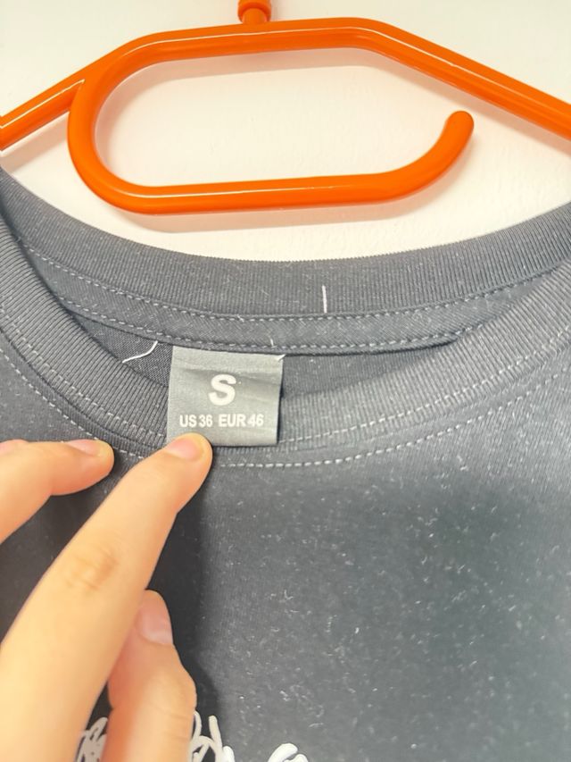 pack de camisetas guess, mochino y carhartt