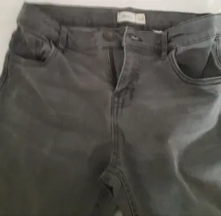 Pantalones vaqueros grises