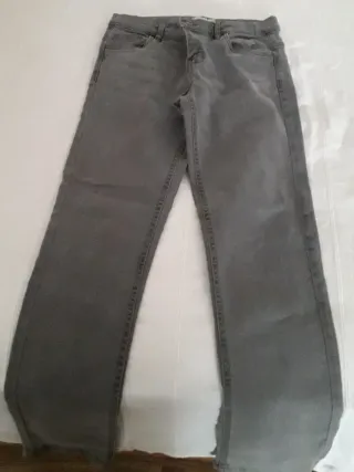 Pantalones vaqueros grises