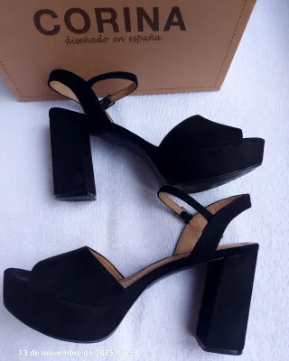 Sandalias Negras Tacón, Corina Talla 40.