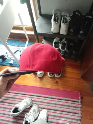 Gorra Jordan Roja y Negra