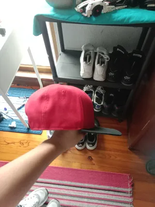 Gorra Jordan Roja y Negra