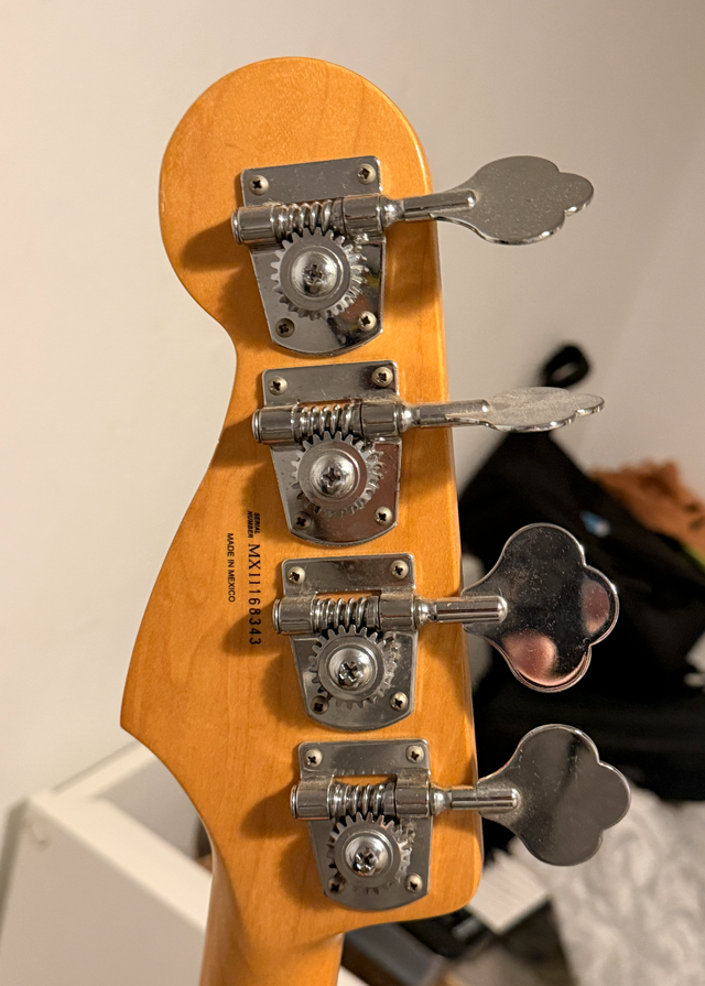 Bajo Fender Jazz Bass (México)