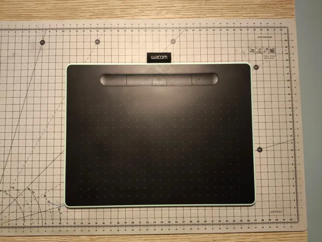 Wacom Intuos M Pistacho